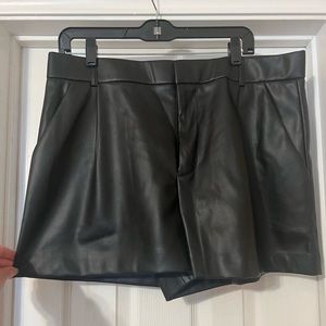 NWOT ZARA SHORTS